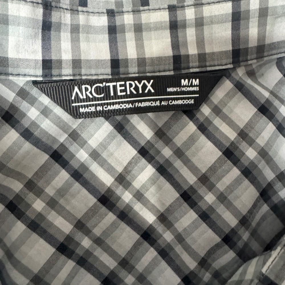 Arcteryx Mens Medium Gray Black Plaid Short Sleeve Button Down Shirt Casual - Picture 3 of 6